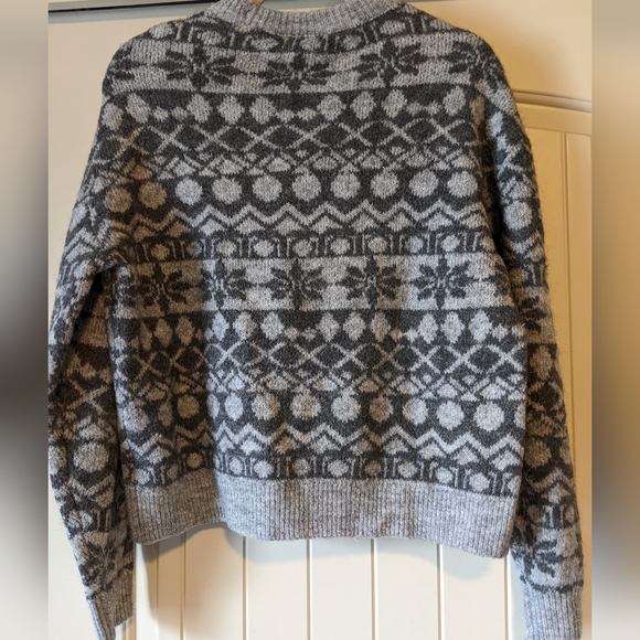 L.O.G.G w/ H&M sweater - Picture 2 of 5